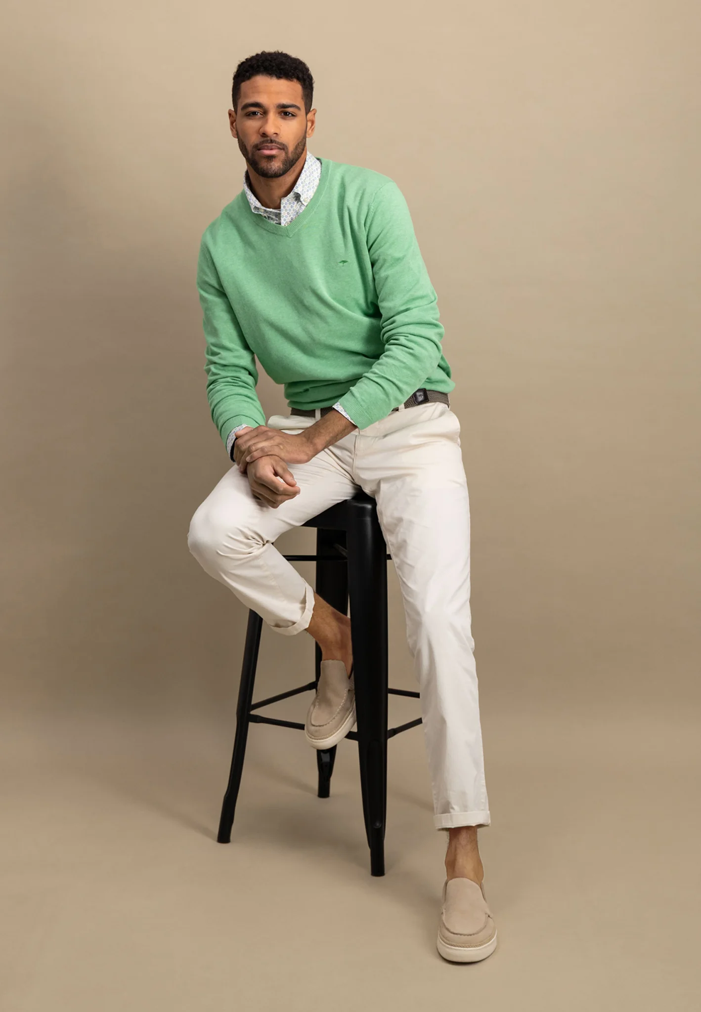 Strickpullover aus Baumwolle mit V-Ausschnitt - AIR COTTON - Image 32