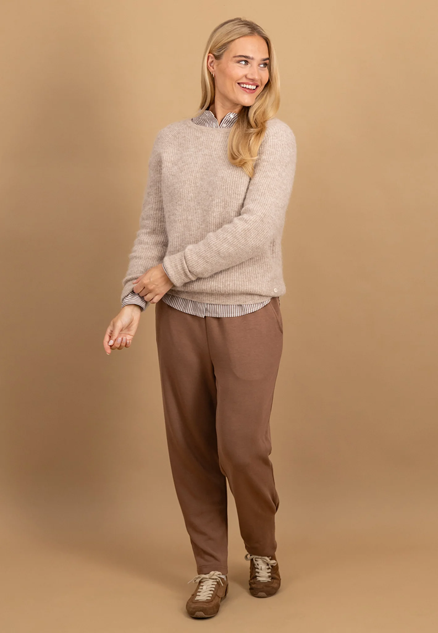 Strickpullover mit Rundhalsausschnitt im Alpaka-Wollmix - Image 20