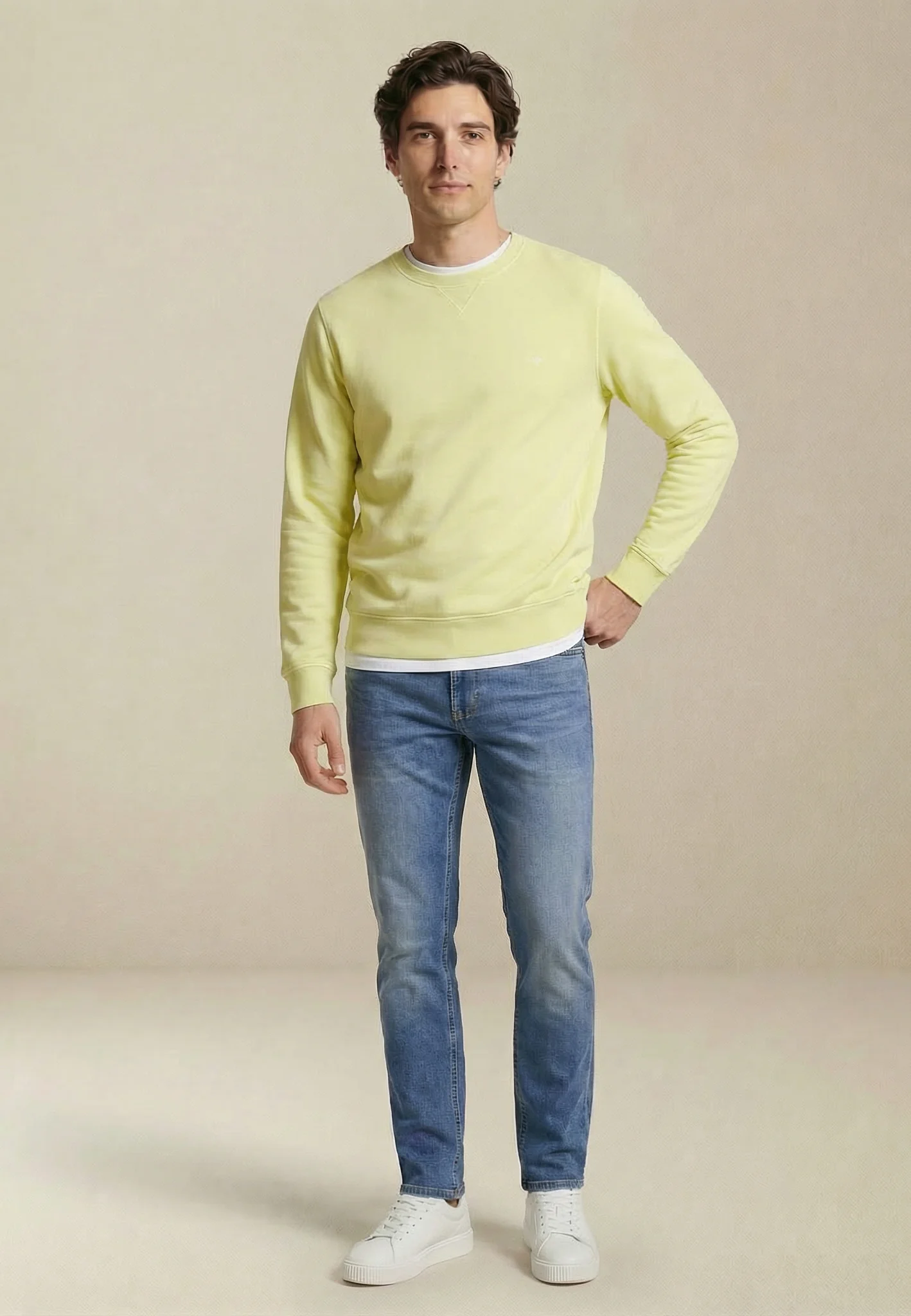 Sweatshirt aus reiner Baumwolle mit V-Einsatz am Kragen - Image 18