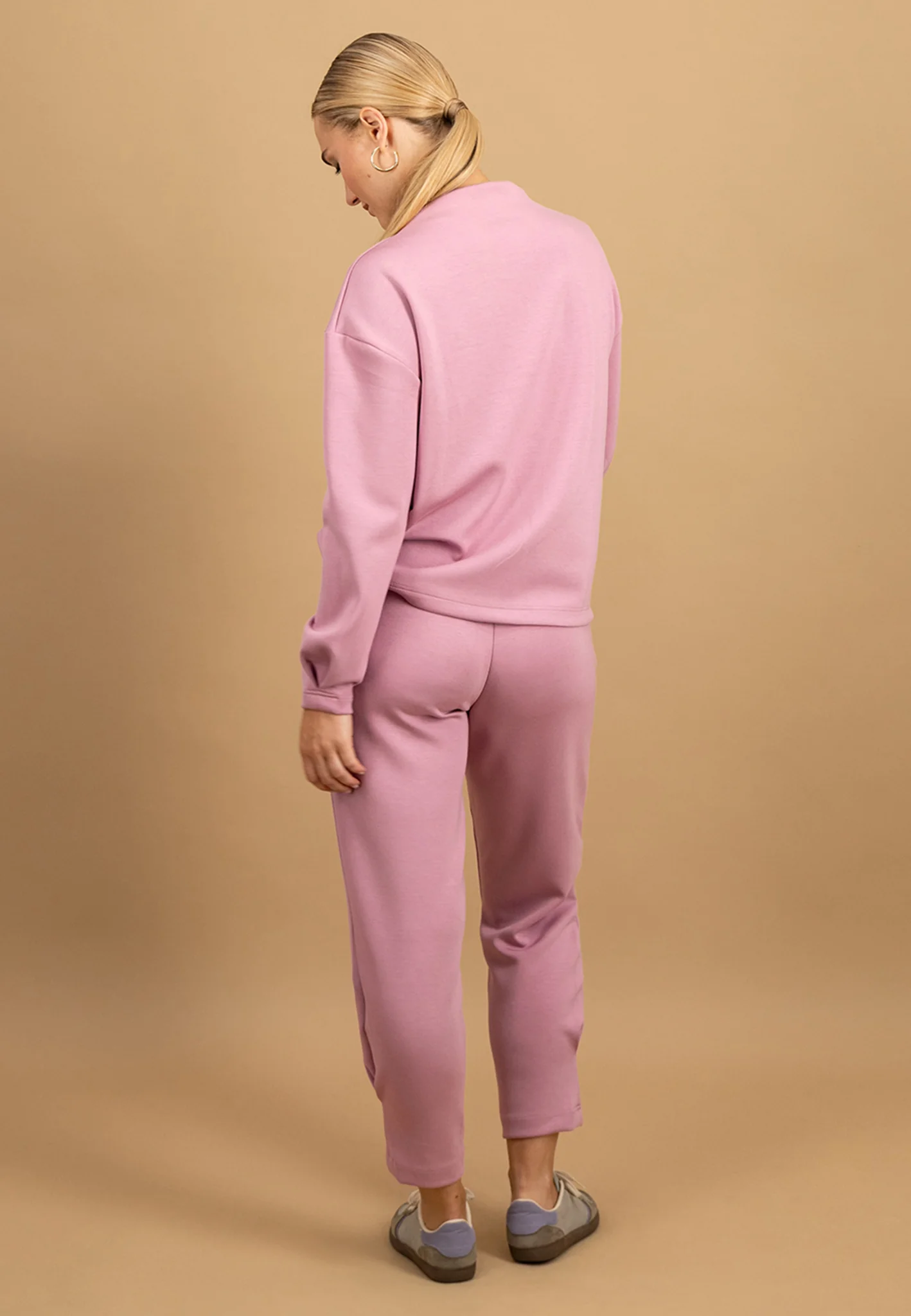 Sweatshirt aus Viskose-Mix mit Stehkragen - Image 3