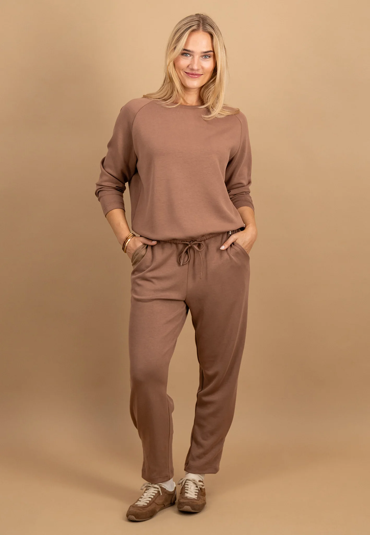 Sweatshirt aus Viskose-Mix mit Tunnelzug-Saum - Image 10