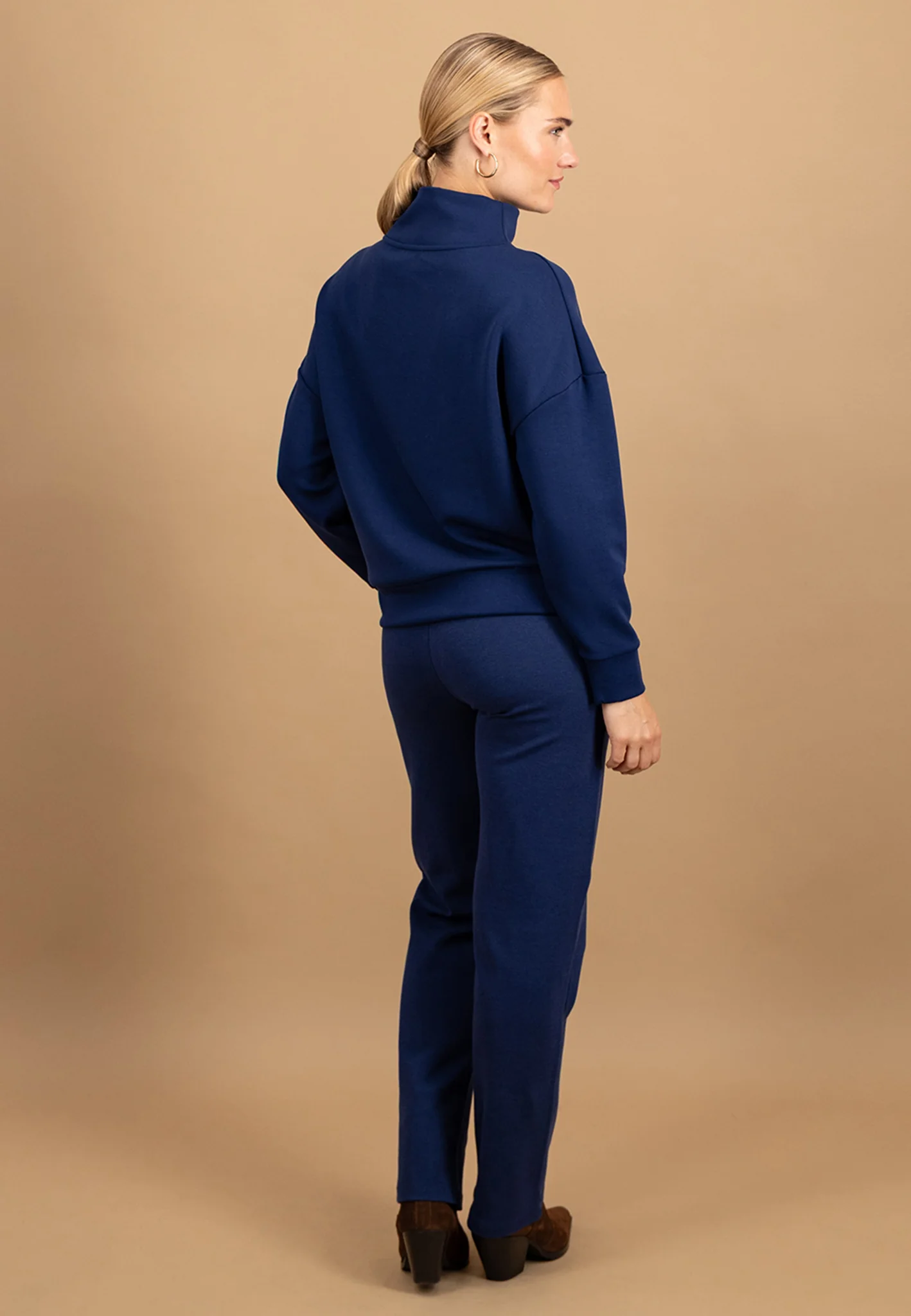 Sweatshirt aus Viskose-Mix mit Zipper und Stehkragen - Image 3