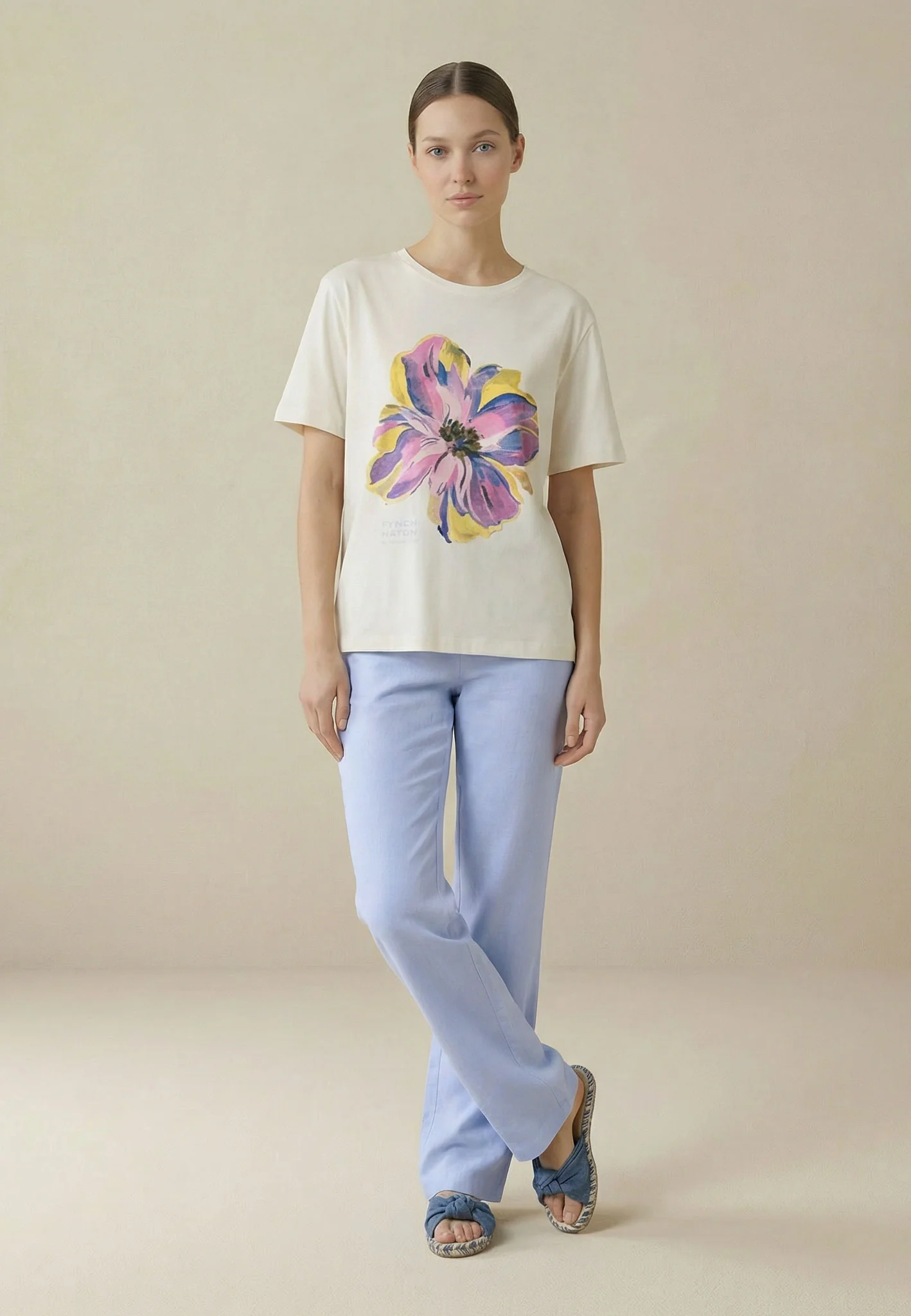 T-Shirt aus Baumwoll-Modal-Mix mit floralem Frontprint - Image 3