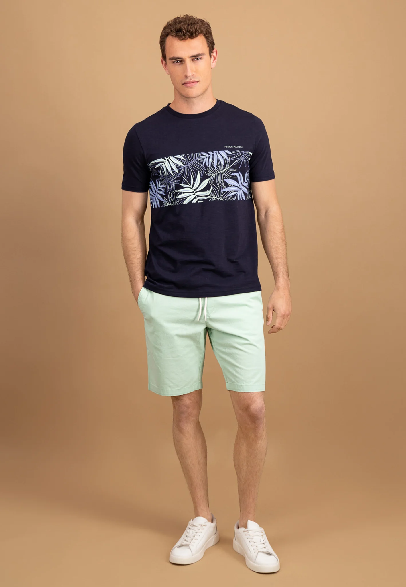 T-Shirt aus Baumwolle mit Rundhalsausschnitt und Frontprint - Image 2
