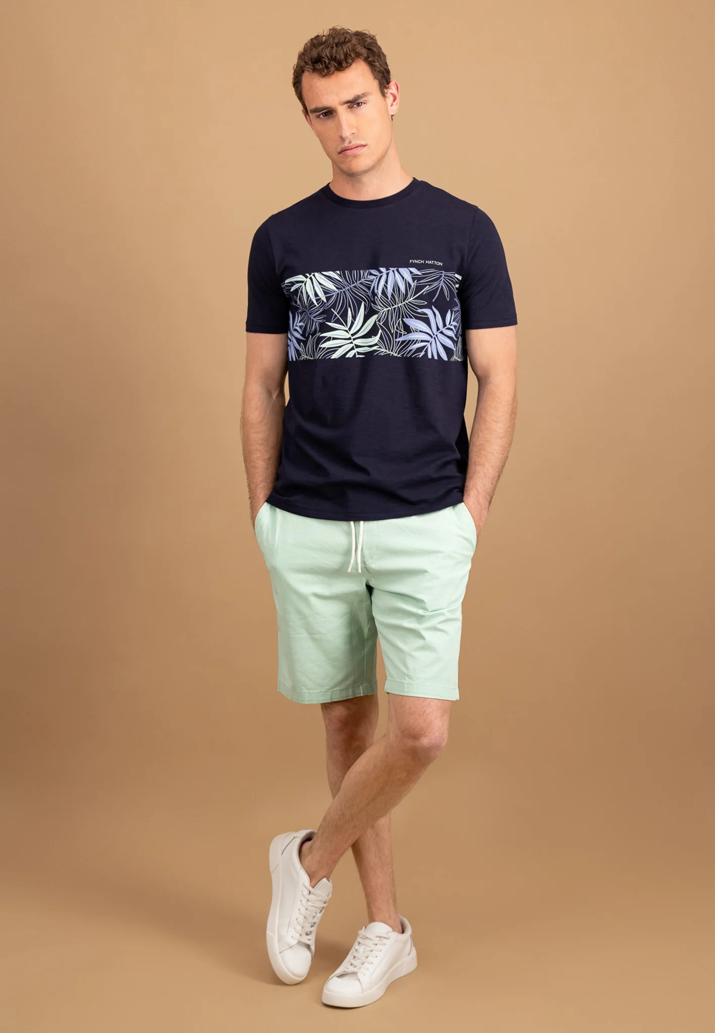 T-Shirt aus Baumwolle mit Rundhalsausschnitt und Frontprint - Image 4