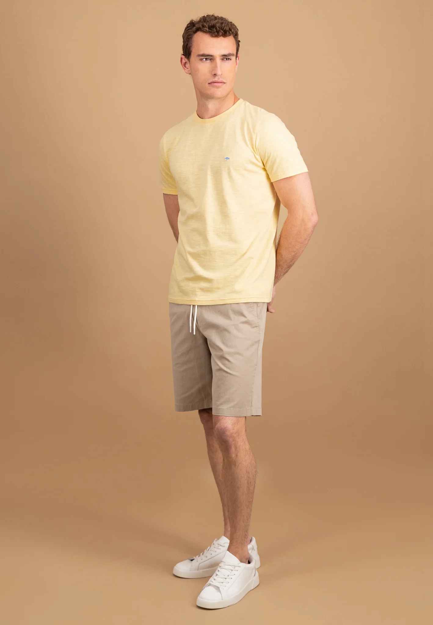T-Shirt aus Baumwolle mit Rundhalsausschnitt und Logo Detail - Image 11