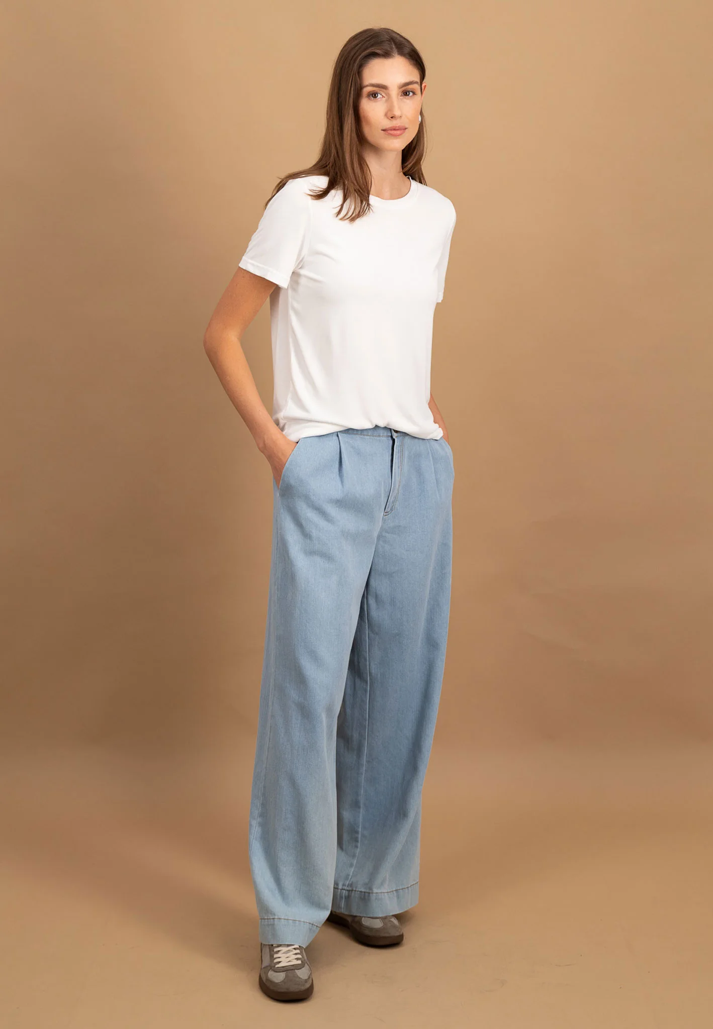 T-Shirt aus Modal-Mix mit Rundhalsausschnitt - Image 10