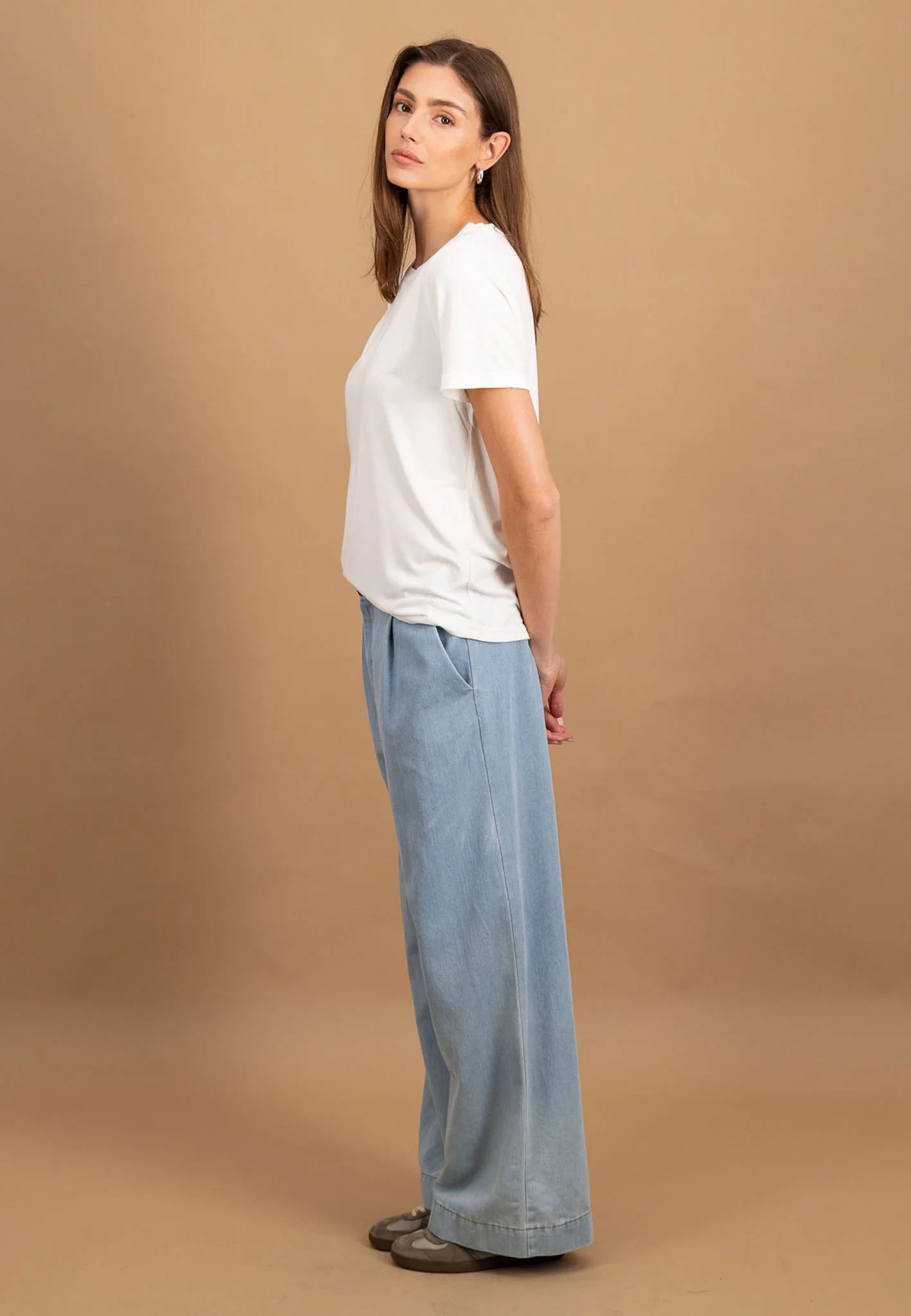 T-Shirt aus Modal-Mix mit Rundhalsausschnitt - Image 9