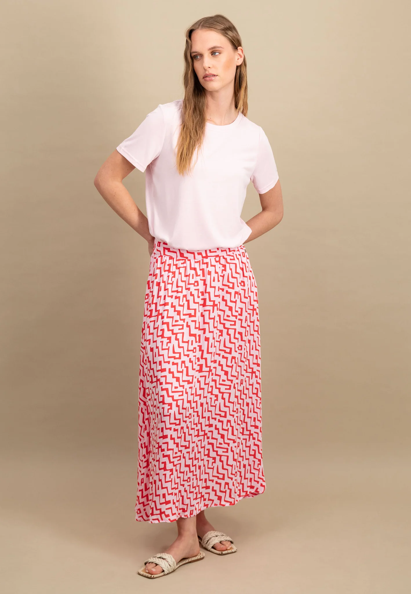 T-Shirt aus Modal-Mix mit Rundhalsausschnitt - Image 4