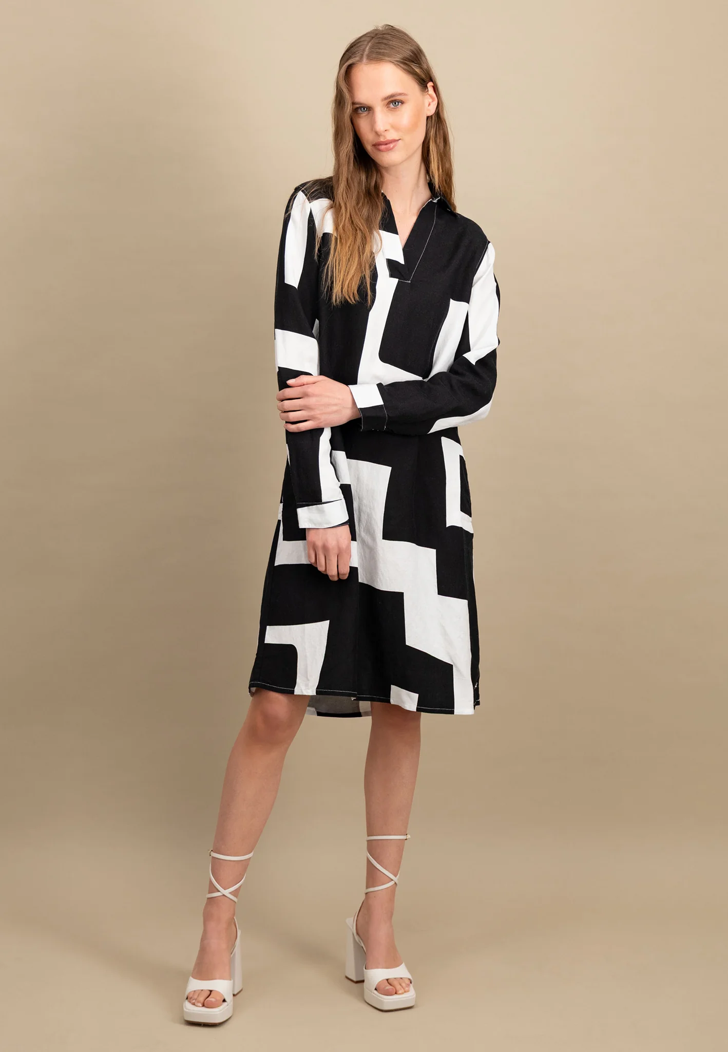 Tunika Kleid aus Leinen-Viskose-Mix mit Alloverprint - Image 4